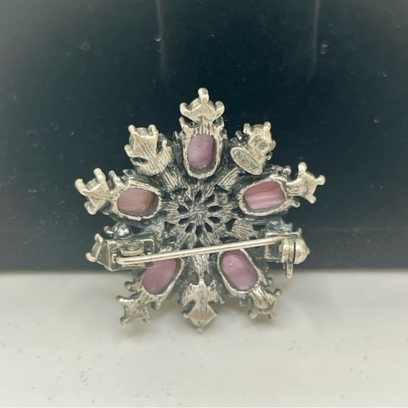 Avon snowflake brooch with aurora borealis rhinestones. - Picture 4 of 8
